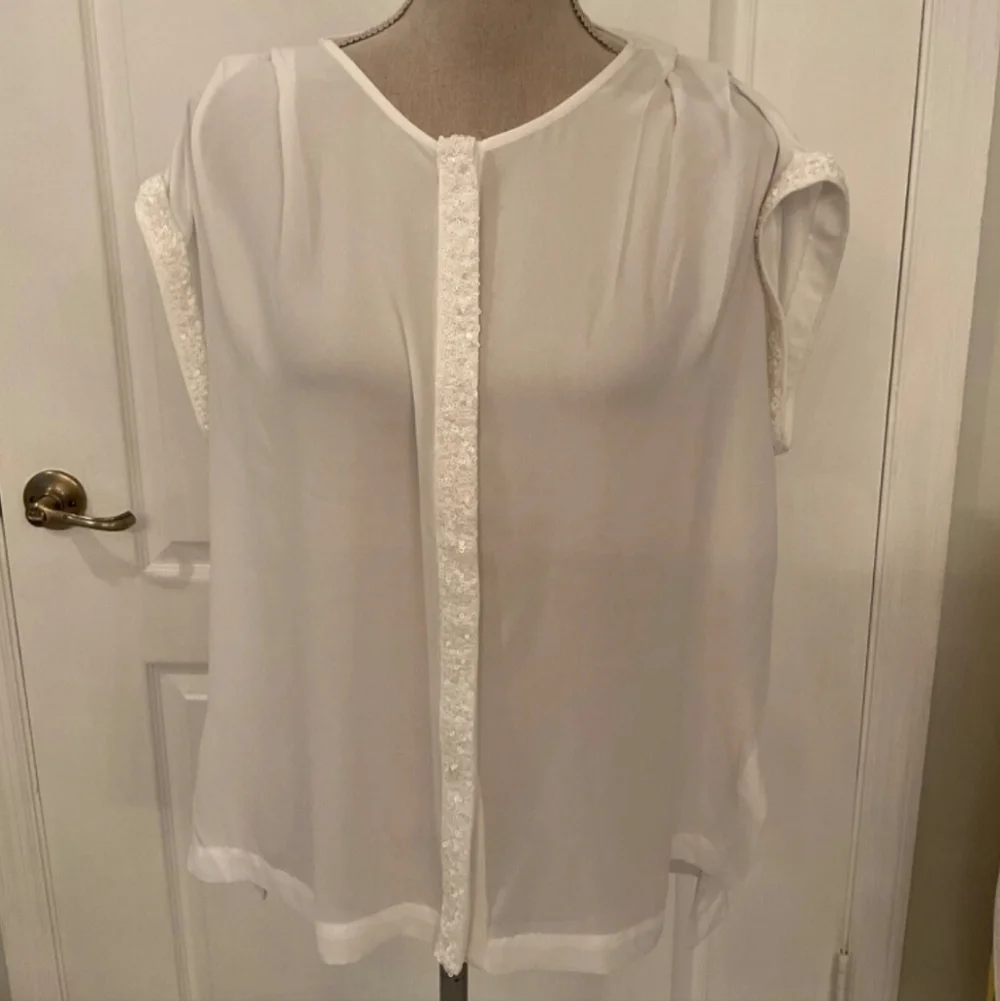Jennifer Lopez White Beaded Trim Sheer Covered Button Down Blouse Size M - Picture 3 of 7